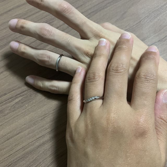 【アイプリモ(I-PRIMO)の口コミ】 つけていないような、指に自然に馴染む形が1番の決め手でした。
また、ダ…