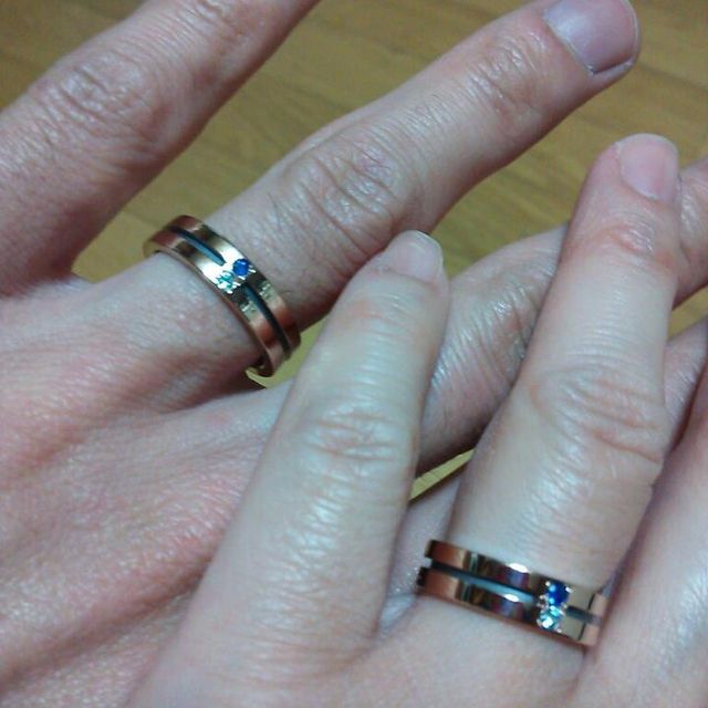 【サロン・ド・ルシェルの口コミ】 私たちの結婚指輪は一生物のフルオーダーメイドです。一見単一色の指輪に…