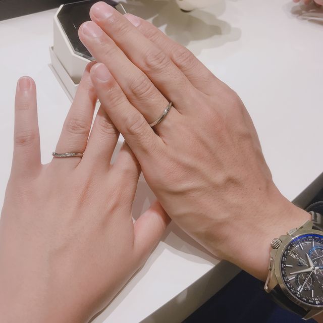 【4℃ BRIDAL(ヨンドシーブライダル)の口コミ】 細い指輪が好きで、細く厚みが少ないほうが指に似合うので、気にいる細さ…