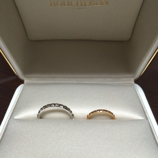 【ブシュロン(BOUCHERON)の口コミ】 パリの石畳をイメージしているという、独特の美しいデザインが決め手でし…