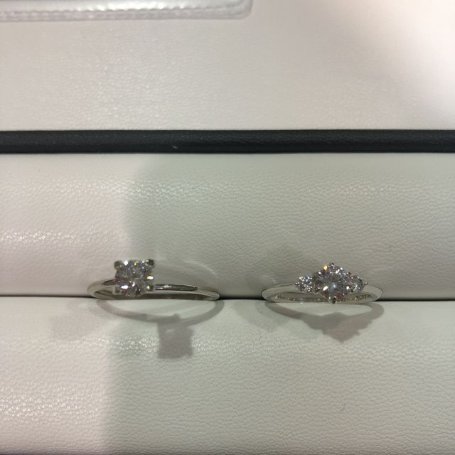 【GALA JEWELRY(ガラジュエリー)の口コミ】 メレの婚約指輪を探していたところ、スタンダードかつ飽きのこないデザイ…