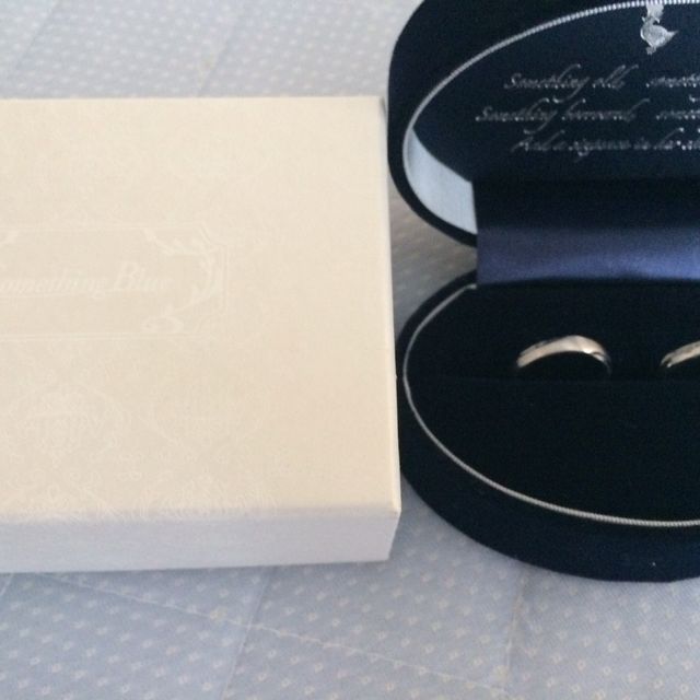 【Something Blue(サムシングブルー)の口コミ】 普段から指輪をしない二人なので過度なダイヤモンドでキラキラではなく控…