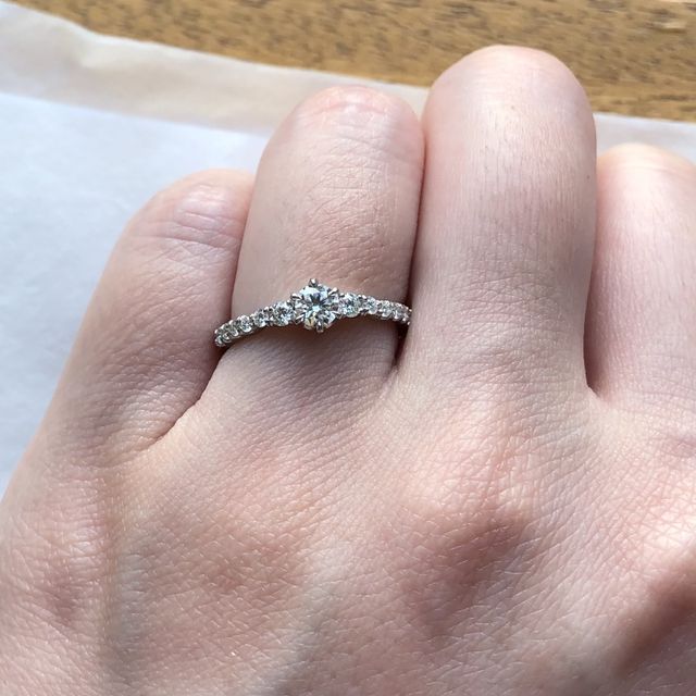 【銀座ダイヤモンドシライシの口コミ】 アフターサービス等が充実していて、指輪購入後も安心できる事が大きなポ…