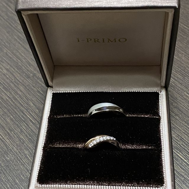 【アイプリモ(I-PRIMO)の口コミ】 最初からウェーブタイプの指輪が欲しく、ただ彼の指と私の指のタイプでペ…