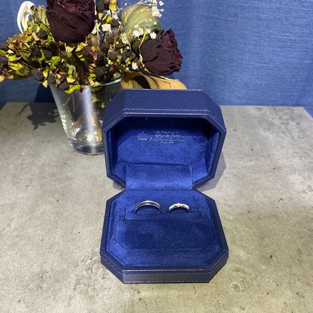 【ROYAL ASSCHER(ロイヤル・アッシャー)の口コミ】 真ん中が艶消しされていてマット感があり、普段使いしやすいおしゃれなデ…