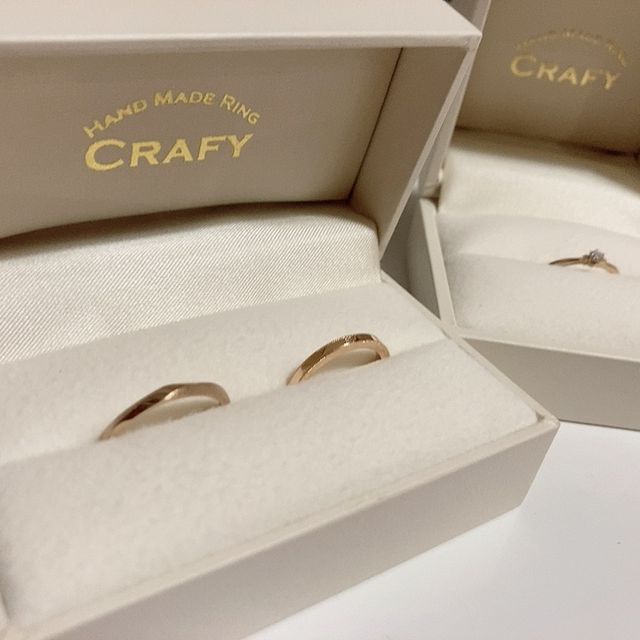【CRAFY(クラフィ)の口コミ】 自分達で手作り出来る点と値段で決めました。
指輪の購入自体が初めてなの…
