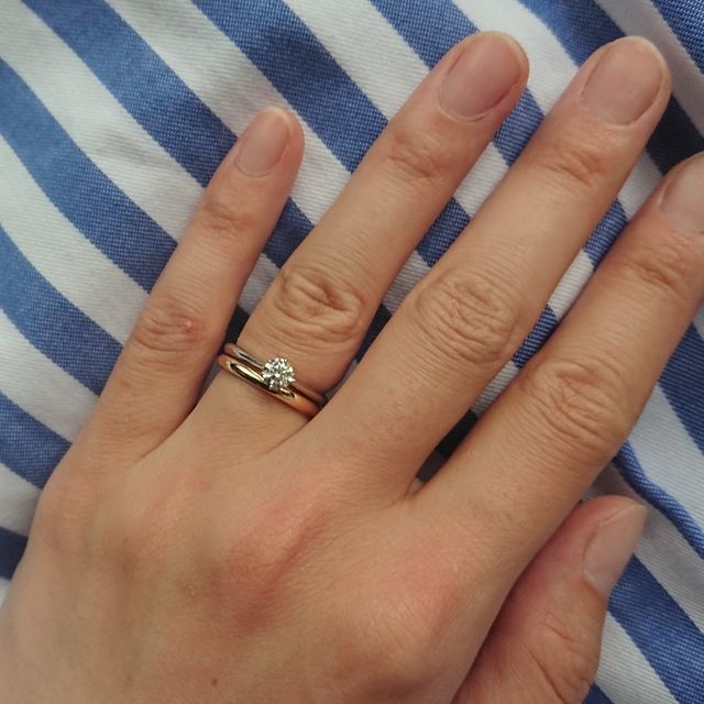 【銀座ダイヤモンドシライシの口コミ】 指輪のデザインは、シンプルにダイヤモンド一個が元々好きなので、むしろ…