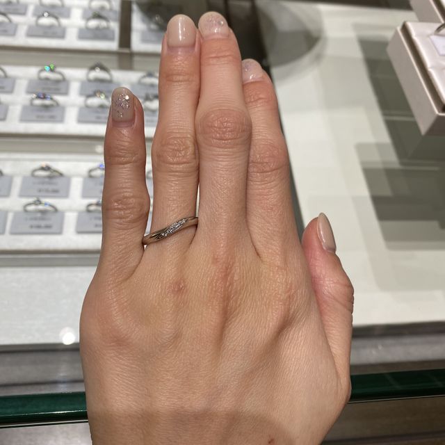 【アイプリモ(I-PRIMO)の口コミ】 華奢で繊細なデザインです。ルキナとギリギリまで悩みました。結婚指輪に…