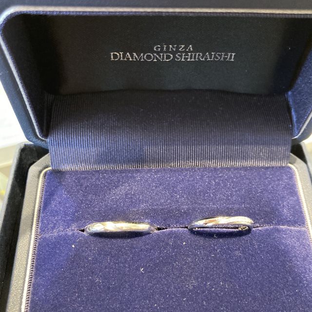 【銀座ダイヤモンドシライシの口コミ】 シンプルなデザインよりも、少し個性があるほうが好みだったのでこちらの…