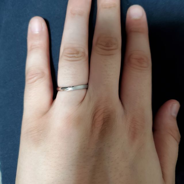 【銀座ダイヤモンドシライシの口コミ】 今回投稿した指輪は、特殊なマッド加工が施されており、新作とのことでし…