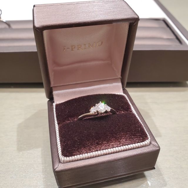 【アイプリモ(I-PRIMO)の口コミ】 ダイヤモンドの品質や指輪のデザインがとても気に入りました。最初は、シ…