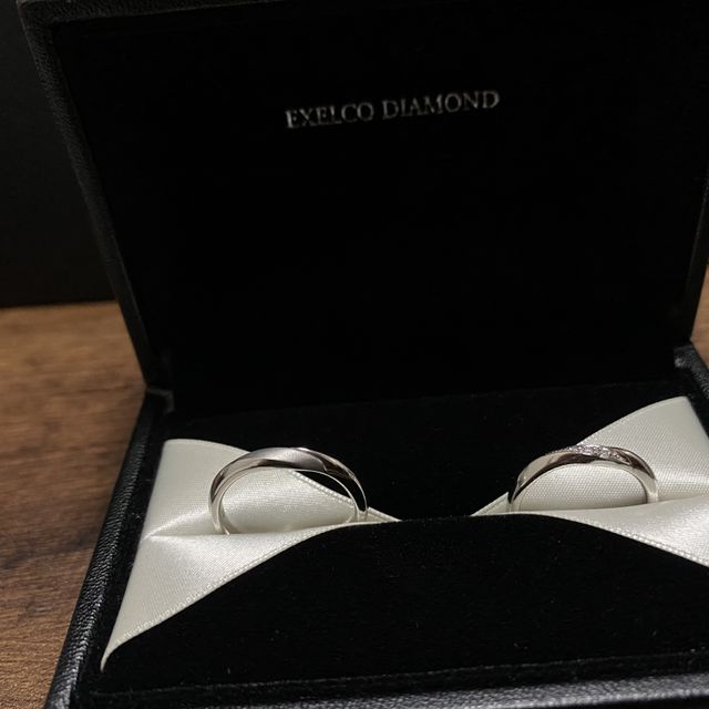 【エクセルコダイヤモンド(EXELCO DIAMOND)の口コミ】 ・女性用リングは派手すぎない程度にダイアモンドが輝いているところ
・男…