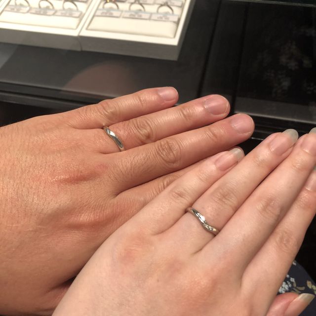 【銀座ダイヤモンドシライシの口コミ】 派手すぎず地味すぎない程よいデザインを選びました。ダイヤの輝きも調度…