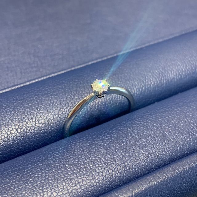 【銀座ダイヤモンドシライシの口コミ】 ダイヤモンドの輝きが他のところと比べて全然違います
かなり綺麗です。
…