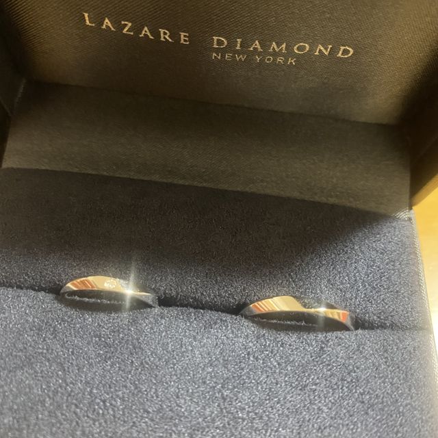 【ラザール ダイヤモンド(LAZARE DIAMOND)の口コミ】 婚約指輪もこちらで購入し、結婚指輪も候補としてこちらのブランドを考え…