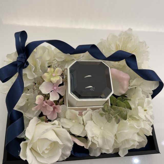 【4℃ BRIDAL(ヨンドシーブライダル)の口コミ】 デザインがシンプルで可愛く思ったより安かった
やはりダイヤモンドが付い…