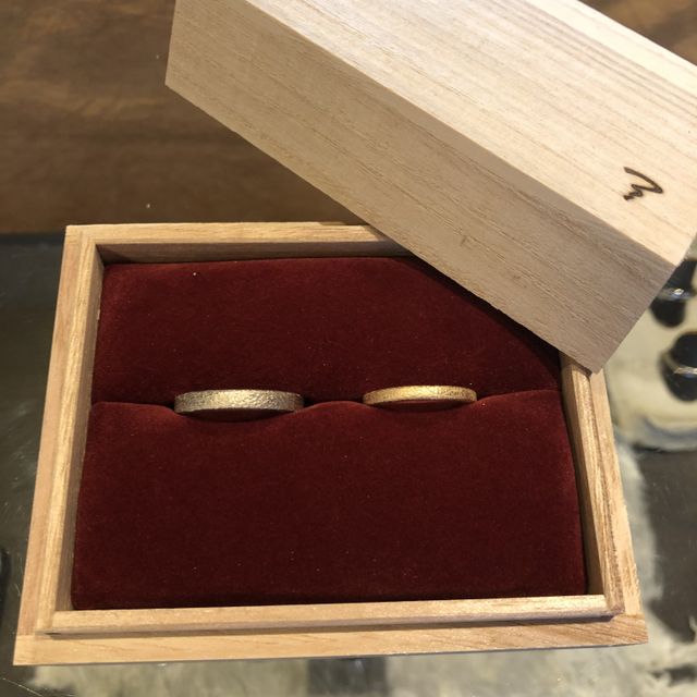 【ichi(イチ)の口コミ】 ゼクシィでichiさんの結婚指輪のお写真を拝見し、旦那さんと共に一目惚れ…