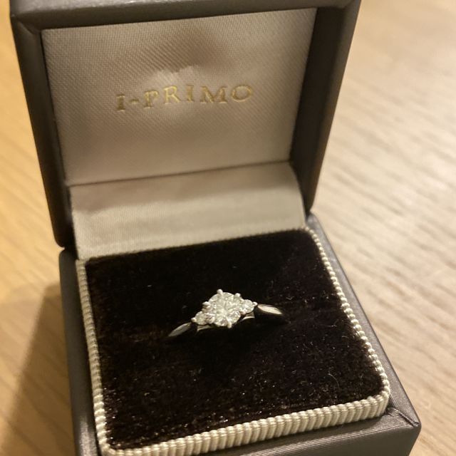 【アイプリモ(I-PRIMO)の口コミ】 一番の決め手は、指輪のデザインです。
リングの部分にとてもこだわり、時…