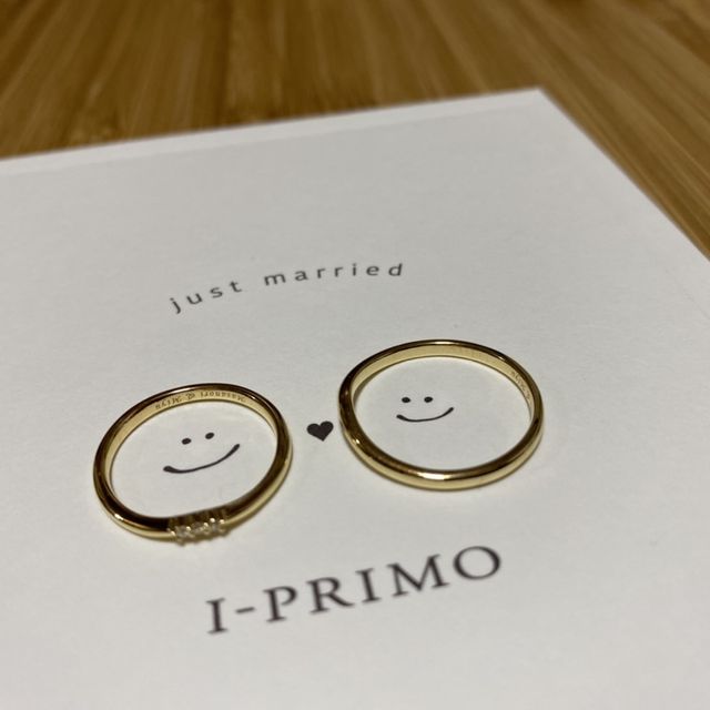 【アイプリモ(I-PRIMO)の口コミ】 特徴的な形と価格の安さに惹かれました。たくさん結婚指輪がある中価格の…