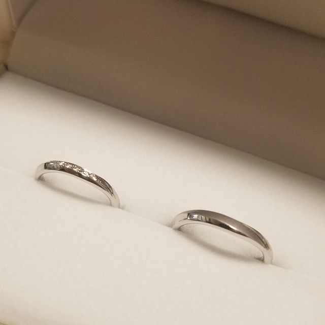【宝寿堂(ほうじゅどう)の口コミ】 他店のダイヤ無し結婚指輪と同価格でダイヤ入りの結婚指輪が購入できると…