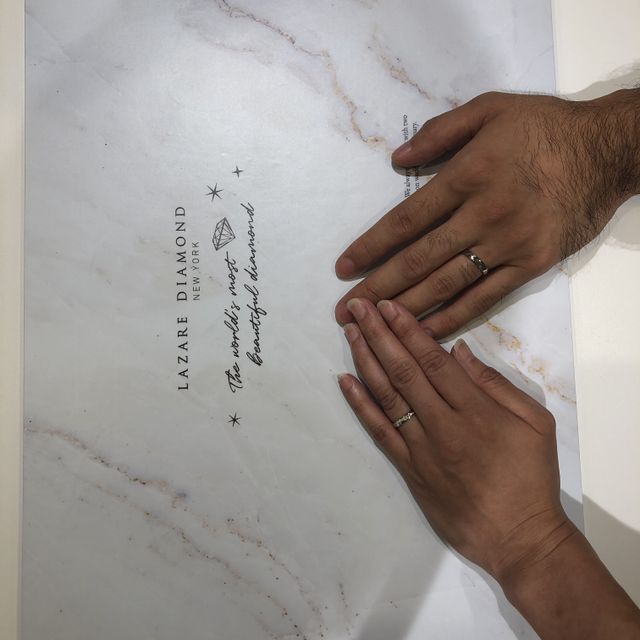 【ラザール ダイヤモンド(LAZARE DIAMOND)の口コミ】 マイナビウェディングで来店。
ブランドの名前は聞いたことありませんでし…