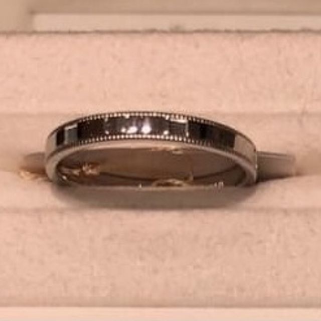 【PROPONERE(プロポネール)の口コミ】 1つの星の周りを巡り続ける衛星をイメージしているデザインの結婚指輪です…