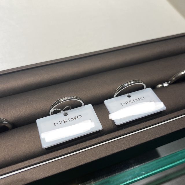 【アイプリモ(I-PRIMO)の口コミ】 婚約指輪とかさねづけをしたいと思いシンプルなストレートラインのものに…