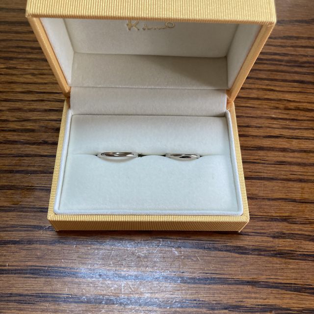 【ケイウノ ブライダル(K.UNO BRIDAL)の口コミ】 シンプルなデザインの指輪を希望しておりましたので、こちらのデザインが…