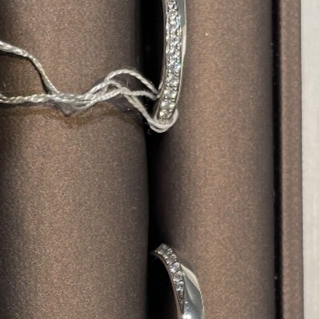 【アイプリモ(I-PRIMO)の口コミ】 きちんと白手をはいて丁寧に扱っている様子が見受けられました。カワイイ…