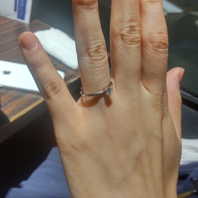 【銀座ダイヤモンドシライシの口コミ】 ダイヤモンドのカットがトリプルエクセレントで、顕微鏡で拡大してみると…