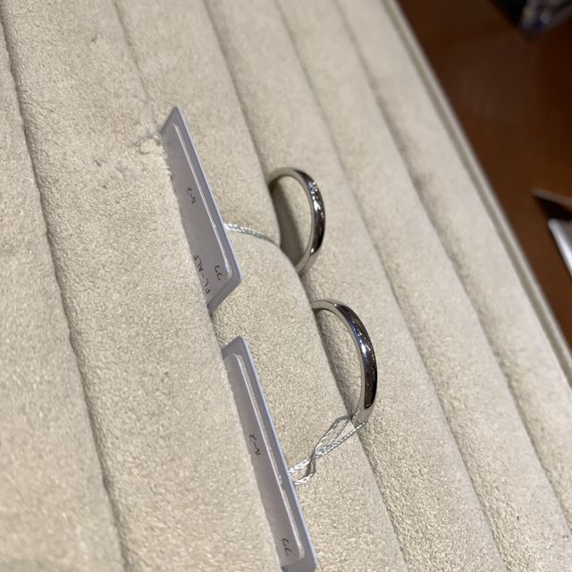 【TRECENTI(トレセンテ)の口コミ】 お互いデザインはシンプルな物で検討していた状態で来店しました。
実際に…