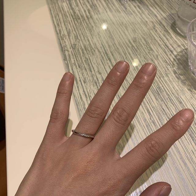 【TRECENTI(トレセンテ)の口コミ】 デザインは細身で形が他にはない、ウェーブの形で素敵でした。つけ心地が…