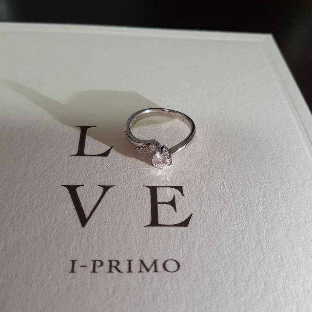 【アイプリモ(I-PRIMO)の口コミ】 デザイン性のある指輪を選びたく、でもいつまでも新鮮で飽きのこないシン…