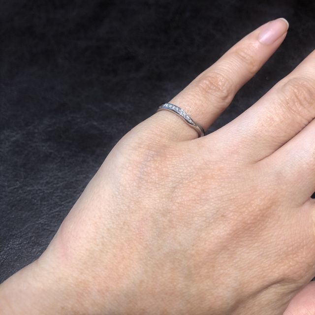 【TRECENTI(トレセンテ)の口コミ】 半分石、半分プラチナ部分があり、
ファッション性と普段使いのバランスが…