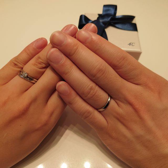 【4℃ BRIDAL(ヨンドシーブライダル)の口コミ】 以前、４℃のお店で婚約指輪を購入させていただいたことがきっかけで、結婚…