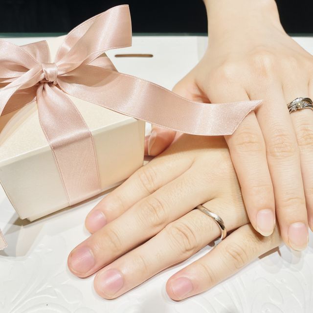 【アイプリモ(I-PRIMO)の口コミ】 2色のデザインがなかなか他のブランドではなく、特別感があったので夫と話…