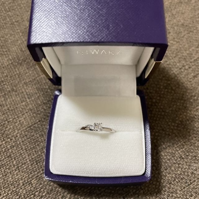 【俄(にわか)の口コミ】 デザインがとっても素敵でした。リングの部分が細く華奢なデザインもとて…