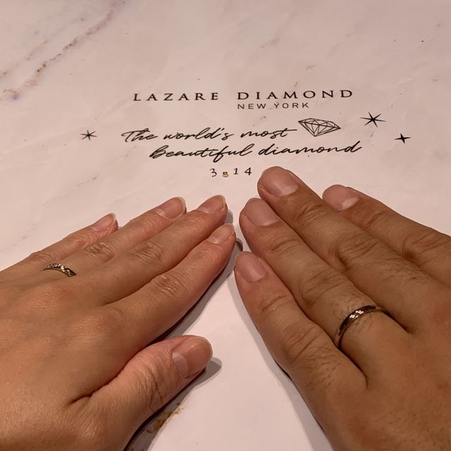 【ラザール ダイヤモンド(LAZARE DIAMOND)の口コミ】 色々なブランドを見てすごく悩みましたが、付けた時に1番ときめきを感じた…