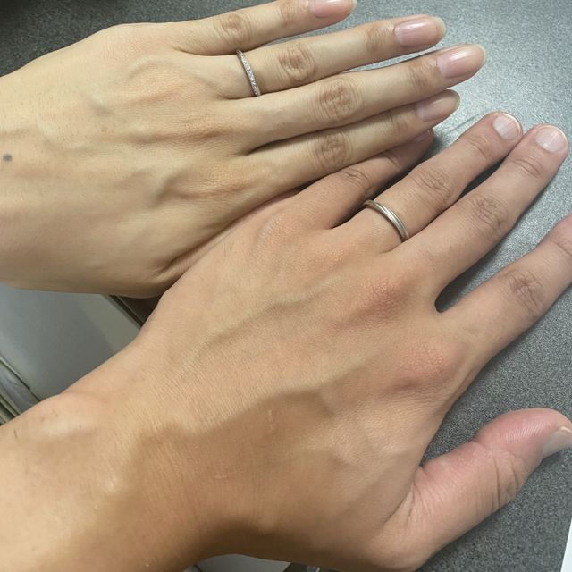 【銀座ダイヤモンドシライシの口コミ】 シンプルなデザインが1番の決め手でした。また、付け心地も非常によかった…