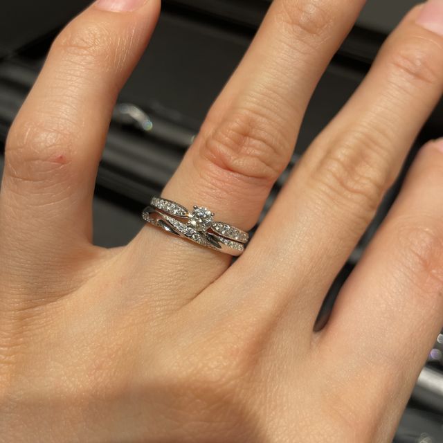 【エクセルコダイヤモンド(EXELCO DIAMOND)の口コミ】 ダイアモンドが入っているのがよく、キラキラしているのを探していました…