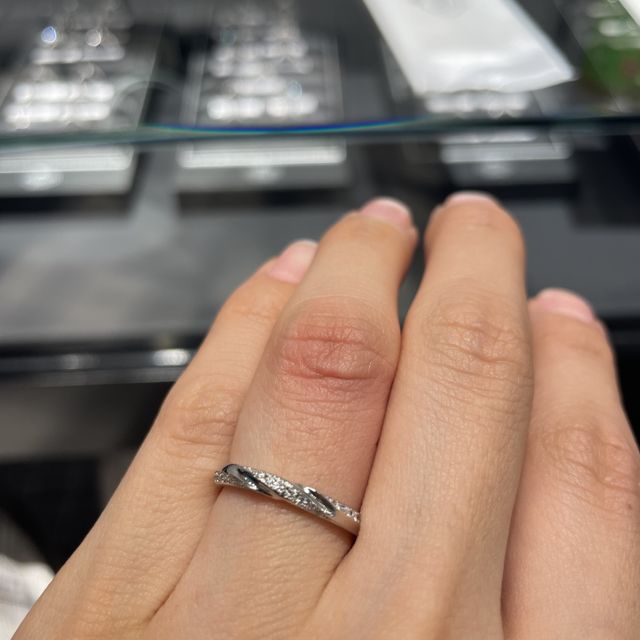 【エクセルコダイヤモンド(EXELCO DIAMOND)の口コミ】 ダイアモンドが入っているのがよく、キラキラしているのを探していました…