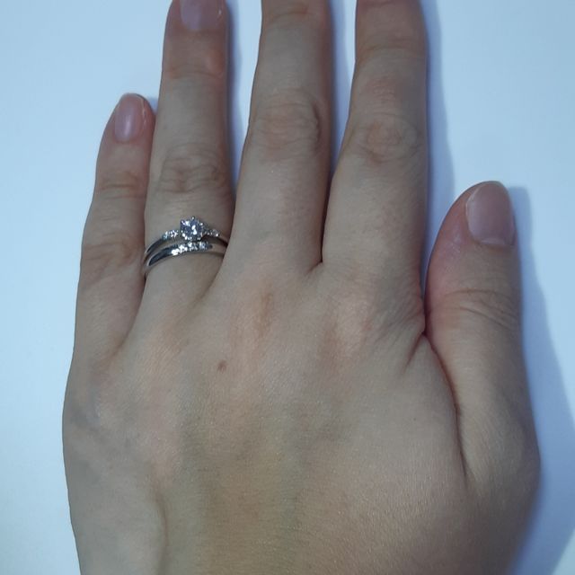 【COEUR D'OR(クゥドール)の口コミ】 手が小さいので、小さめのデザインを選びました。
シンプルなデザインです…