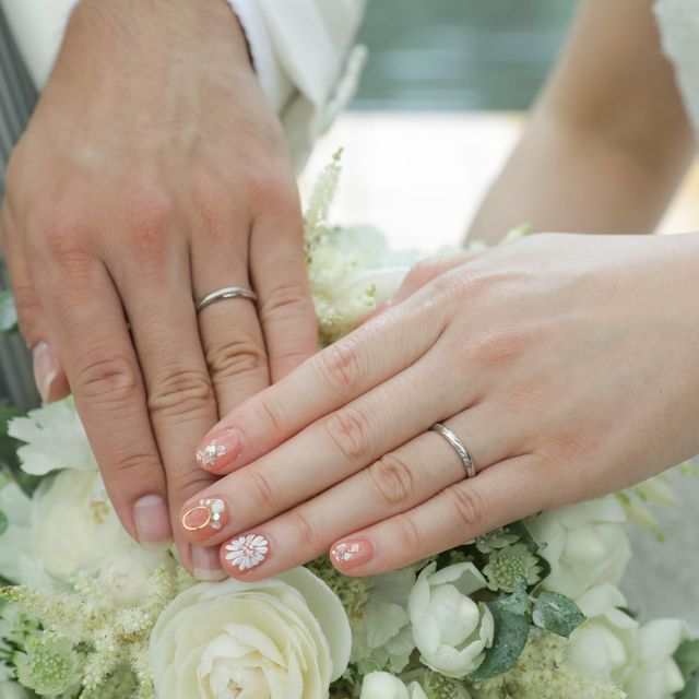 【銀座ダイヤモンドシライシの口コミ】 女性側が仕事中もつける事を前提としていたので、可愛いと衝撃に強いを兼…