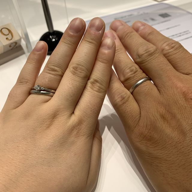 【4℃ BRIDAL(ヨンドシーブライダル)の口コミ】 デザイン、価格が良くて、綺麗でとても気に入りました！
接客もとても丁寧…