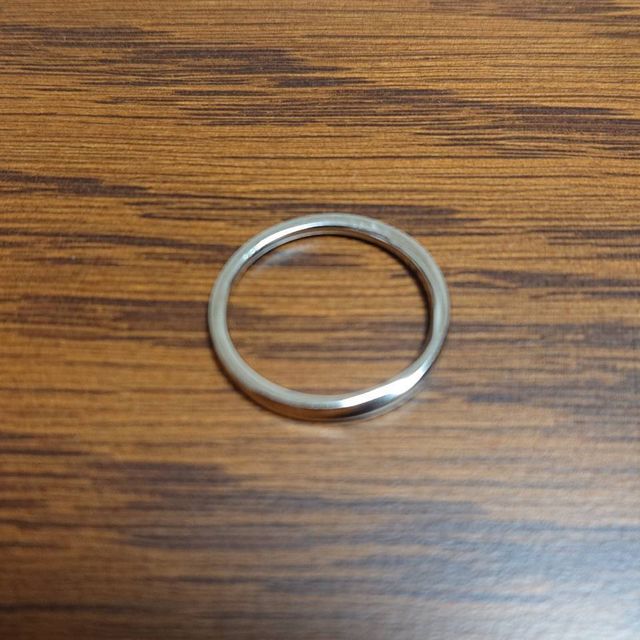 【4℃ BRIDAL(ヨンドシーブライダル)の口コミ】 シンプルな結婚指輪で、あまり主張しないものをと考えていました。金額面…
