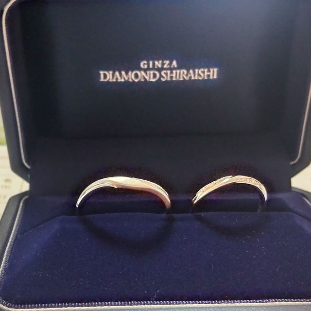 【銀座ダイヤモンドシライシの口コミ】 婚約指輪は、ダイヤモンドがついたシンプルなタイプを検討していました。B…