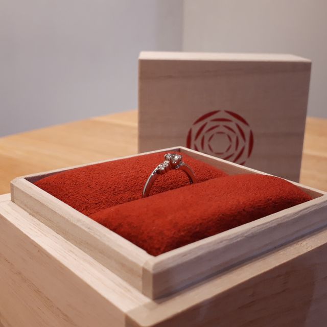 【出雲結(いずもゆい)の口コミ】 ▼出会い
Instagramの広告で知り、資料請求しました。
資料には、手書きの…