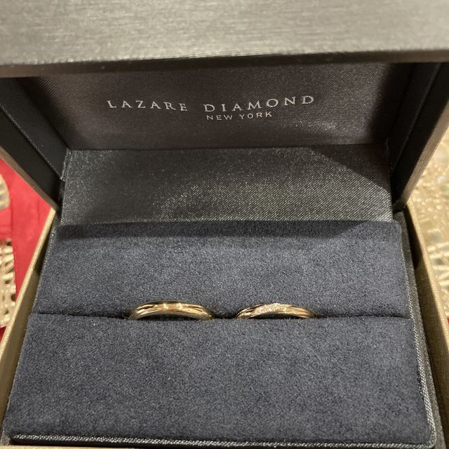 【ラザール ダイヤモンド(LAZARE DIAMOND)の口コミ】 好みのデザインで指輪の付け心地も良く、気に入ったため。いくつか他のブ…