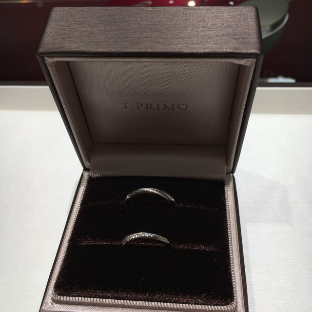 【アイプリモ(I-PRIMO)の口コミ】 指輪のデザインです。ダイヤが正面だけでなく側面の方にも付いているので…