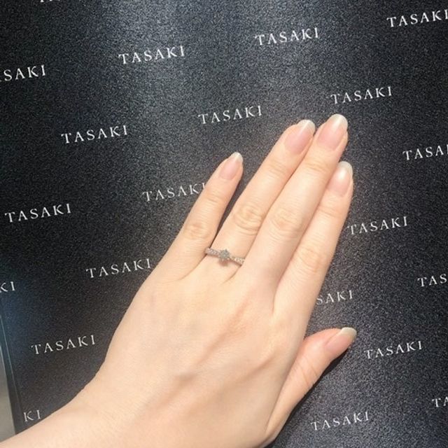 【TASAKI(タサキ)の口コミ】 当初はシンプルなソリティアデザインを探していました。他のブランドも見…